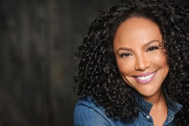 Lynn Whitfield Wiki Bio, Daughter, Nationality, Wealth. Married?