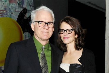 The Untold Truth Of Steve Martin's Wife - Anne Stringfield
