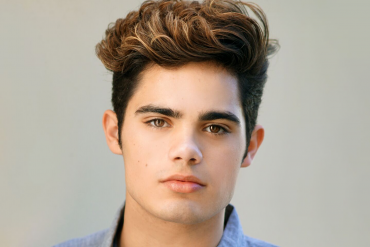 Emery Kelly's Wiki - Age, Height, Girlfriend, Net Worth, Facts